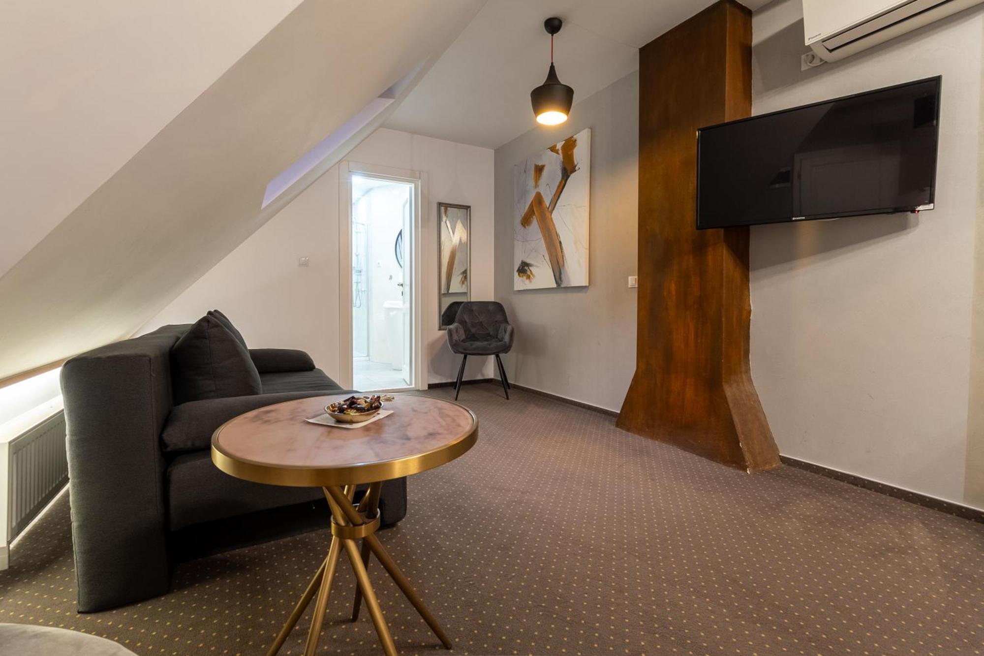 Hotel Lumiere House Sibiu Extérieur photo